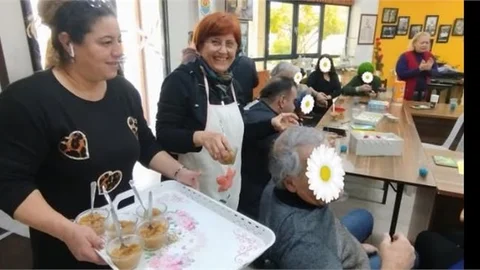 MERSİN ALZHEİMER DERNEĞİ TARSUSLU GÖNÜLLÜLERİ'NDEN "İRMİK HELVASI" ETKİNLİĞI