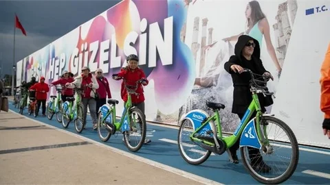 MERSİNLİ KADINLARA BİSİKLET KURSU