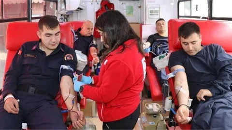 JANDARMA’DAN KAN BAĞIŞINA DESTEK