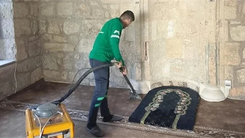 BÜYÜKŞEHİR'DEN İBADETHANELERE RAMAZAN TEMİZLİĞİ