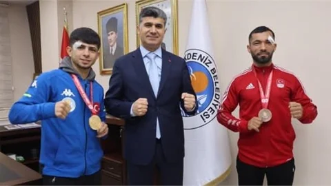 AKDENİZ BELEDİYESİ SPORCULARI 2 MADALYA İLE GURURLANDIRDI