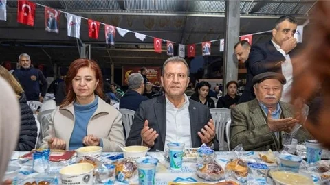 BAŞKAN SEÇER VE MERAL SEÇER, TOROSLAR HALKIYLA İFTAR YAPTI