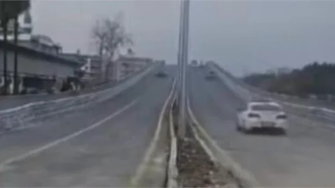 GAZİPAŞA BULVARINA YAPILAN ÜSTGEÇİT TRAFİĞİ RAHATLATACAK