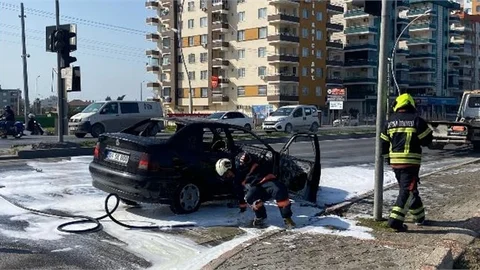 Seyir halindeki araç yandı