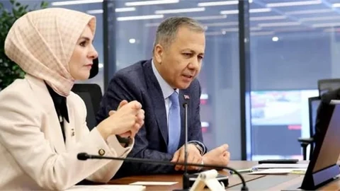 BAKAN GÖKTAŞ İLE BAKAN YERLİKAYA "2025 AİLE YILİ" VİDEO KONFERANS TOPLANTISI YAPTI