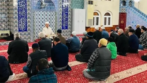 Müftü Akçay Teravih Namazında Cemaatle Buluştu