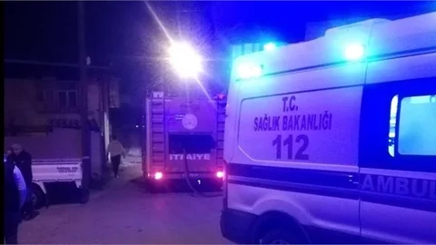 Tarsus'ta ev yangını, 1 kişi yaşamını yitirdi