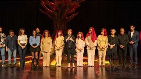 ŞEHİR TİYATROSU, ‘BEN ANADOLU’ OYUNUNUN PRÖMİYERİNİ GERÇEKLEŞTİRDİ