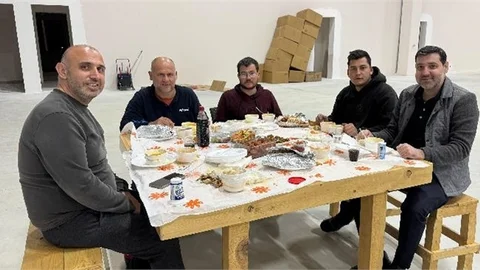 AK Parti Mersin İl Yöneticileri Tarsus OSB’de İftar Açtı