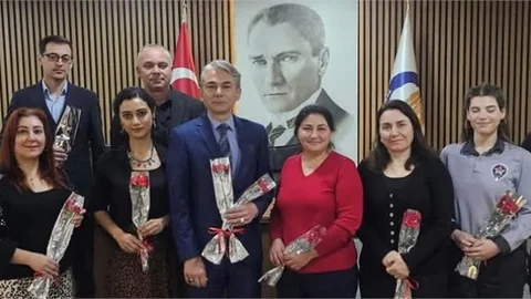 TARSUS TİCARET BORSASI KADIN PERSONELİNİN 8 MART DÜNYA KADINLAR GÜNÜNÜ KUTLADI