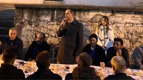 ÇAMLIYAYLA BELEDİYESİ, DARIPINAR'INDA İFTAR VERDİ