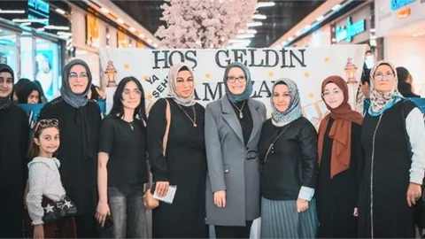 MERSİN'DE ÖĞRENCİ VE ÖĞRETMENLERİN HAZIRLADIĞI VE RAMAZANIN RUHUNU YANSITAN BİRBİRİNDEN RENKLİ ETKİNLİKLER İZLEYENLERİ GEÇMİŞE GÖTÜRDÜ