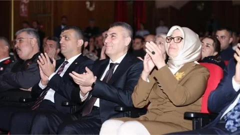 MERSİN'DE İSTİKLAL MARŞI’MIZIN KABULÛ VE MEHMET AKİF ERSOY'U ANMA PROGRAMI DÜZENLENDİ