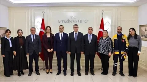 VALİ TOROS'A, SAĞLIKÇILARDAN, 14 MART TIP BAYRAMI ZİYARETİ