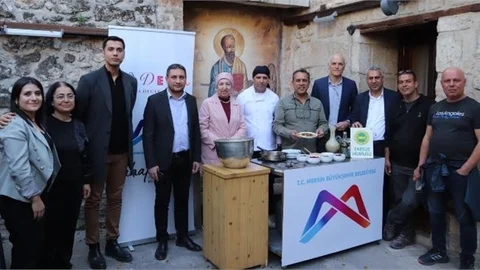 COĞRAFİ İŞARETLİ TARSUS HUMUSU TADEKA BİNASINDA YAPILDI