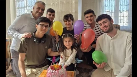 TARSUS'TA DEPREMZEDE MİNİK NEHİR'E "İYİLİK HAFTASI" ZİYARETİ