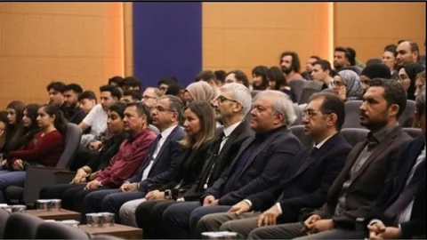 Tarsus Üniversitesi'nde “18 Mart Bir Destanın Yazıldığı Gün” Konferansı Düzenlendi