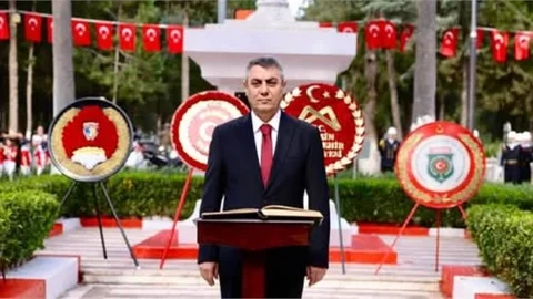 VALİ TOROS, 18 MART ÇANAKKALE ZAFERİ TÖRENLERİNE KATILDI