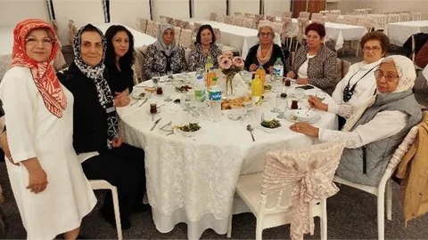 TÜRK KADINLAR BİRLİĞİ TARSUS ŞUBESİ İFTAR PROGRAMINDA BİR ARAYA GELDİ