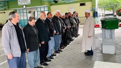 Müftü Akçay, İmamhatip'in Vefat Eden Oğlunun Cenaze Merasimine Katıldı