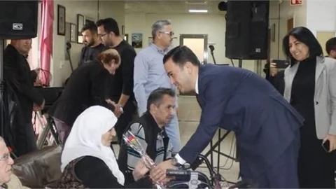 Yaşlılara Saygı Haftası'nda Müdür Ekici'den Anlamlı Ziyaret