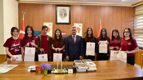 Tarsus’ta Çanakkale Zaferi Konulu Resim Yarışması...