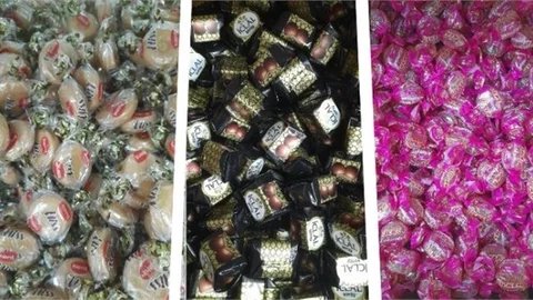 ŞEKER VE ÇİKOLATALAR TEZGAHLARDAKİ YERİNİ ALDI