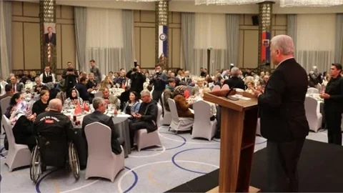 MERSİN'DE ŞEHİT VE GAZİ AİLELERİNE İFTAR VERİLDİ