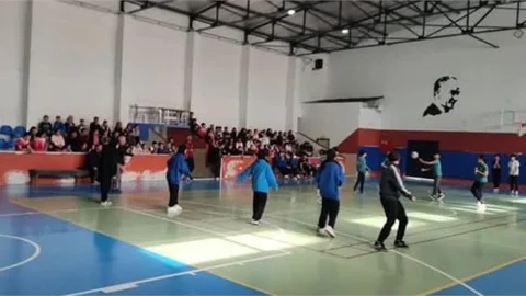 BOZYAZI'DA "YILDIZLAR KALELİ YAKAN TOP" MÜSABAKALARI