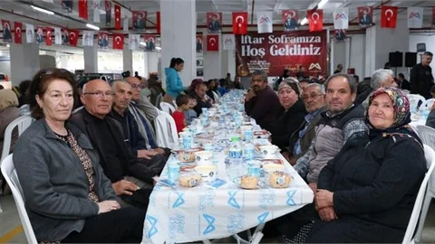 BÜYÜKŞEHİR’İN RAMAZAN COŞKUSU BOZYAZI’DA YAŞANDI