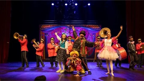 ŞEHİR TİYATROSU BİRBİRİNDEN GÜZEL ESERLERİ SAHNEYE TAŞIYOR