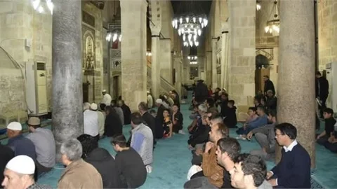 BUGÜN SON TERAVİH KILINACAK, SON SAHURA KALKILACAK