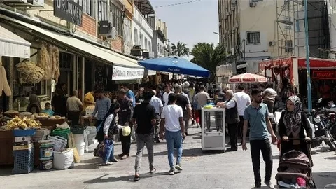 TARSUS'TA BAYRAM ALIŞVERİŞİ YOĞUNLUĞU