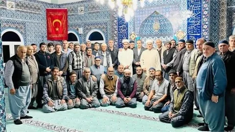 Müftü Akçay, İnköy Mahallesi’nde Teravih Namazında Cemaatle Buluştu