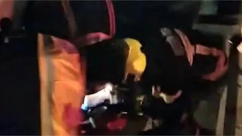 Tarsus'ta kontrolden çıkan araç direğe çarptı: 5 yaralı