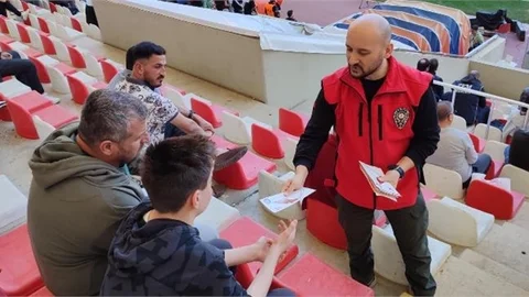 Mersin Polisinden Sporsever Vatandaşlara Bilgilendirme Faaliyeti