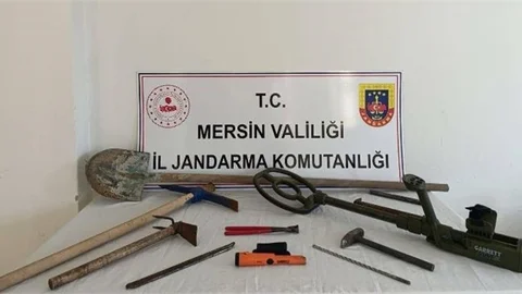 DEFİNE ARAYAN ŞAHIS JANDARMAYA YAKALANDI