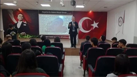 Müftü Akçay, Şehit Cengiz Topel Anadolu Lisesi Öğrencileriyle Buluştu