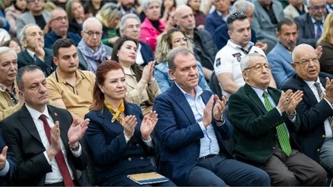 BAŞKAN SEÇER VE MERAL SEÇER, ‘KENT VE DENİZ KONFERANSI’NA KATILDI