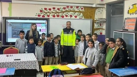 TARSUS TRAFİK JANDARMA'SINDAN ÖĞRENCİLERE TRAFİK EĞİTİMİ