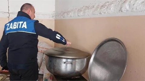 MERDİVEN ALTI TATLI İMALATI YAPAN İŞLETMEYİ MÜHÜRLEDİ