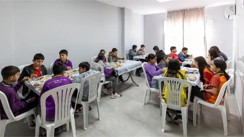 KURS MERKEZİ ÖĞRENCİLERİNİN BİR ÖĞÜN YEMEKLERİ BÜYÜKŞEHİR’DEN