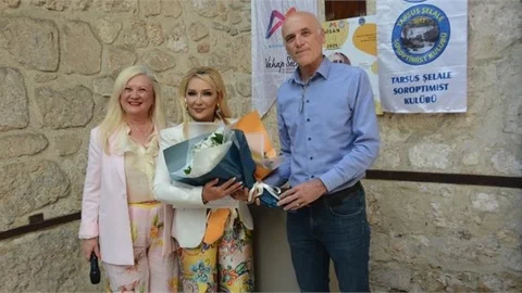 DİLEK ÇETİNKAYA’NIN “MİLLİ EGEMENLİK VE ATATÜRK” SERGİSİ BÜYÜK BEĞENİ TOPLADI