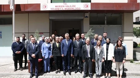 VALİ TOROS, MERSİN TİCARET İL MÜDÜRLÜĞÜ 'NDE DEĞERLENDİRME TOPLANTISI YAPTI