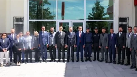 VALİ TOROS, ÇAMLIYAYLA'DA BİR DİZİ İNCELEMELERDE BULUNDU