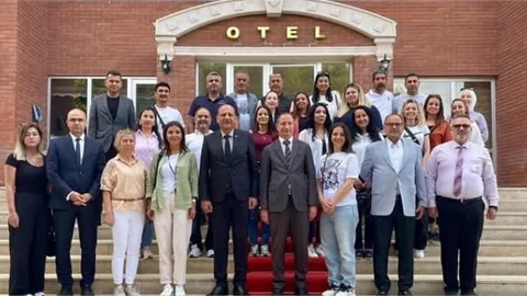 KAYMAKAM AKYÜZ, 23 NİSAN PROGRAMINDA GÖREN ALAN ÖĞRETMENLERE TEŞEKKÜR KAHVALTISI VERDİ