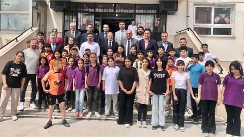 KAYMAKAM AKYÜZ, BİNBAŞI GÜLER, MÜDÜR ANTEPLİOĞLU’NDAN, OKUL ZİYARETİ