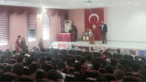 TARSUS'TA ÖĞRENCİLERE “SINAV KAYGISI ve SINAV STRESİ İLE BAŞA ÇIKMA ” SEMİNERİ