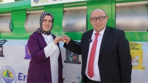 Atığını Getirdi, Altınını Götürdü