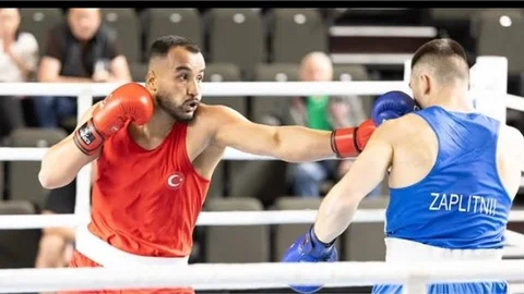 TARSUSLU MİLLİ BOKSÖRÜMÜZ ABUZER TOPALOĞLU, LİTVANYA'DAN BRONZ MADALYA İLE DÖNDÜ